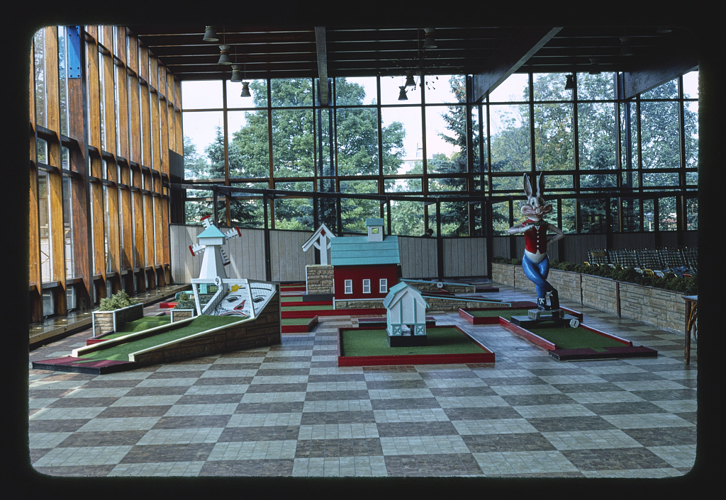 Indoor pool miniature golf